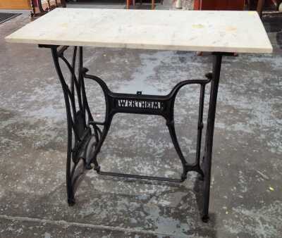 HALL CONSOLE