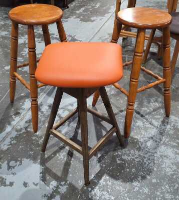 STOOLS