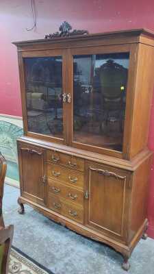 DISPLAY CABINET