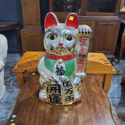 LUCKY CAT