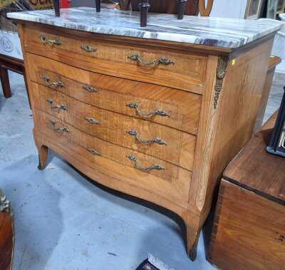 CHEST OF DRAWERS
