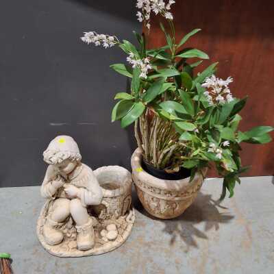 GARDEN DECOR