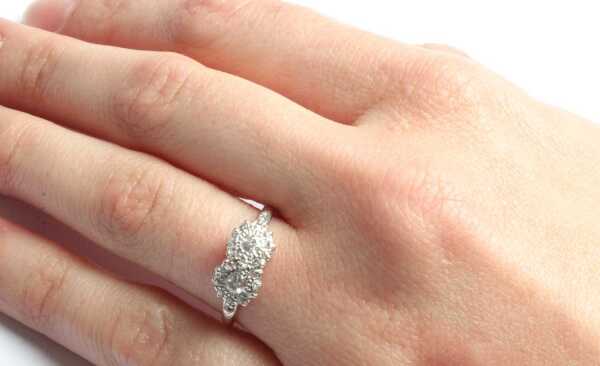 DIAMOND RING