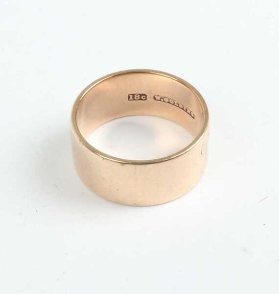 GOLD RING