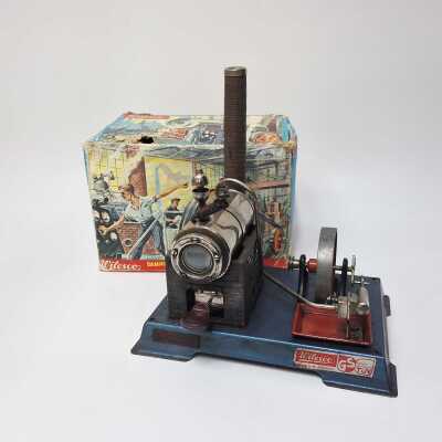 MODEL STEAM ENGINE