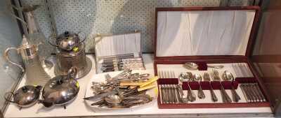 ASSORTED TABLEWARE