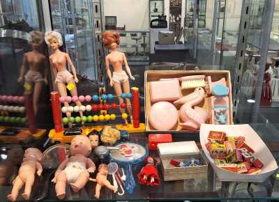 TOYS