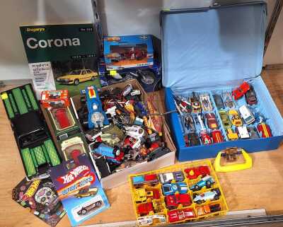 ASSORTED TOY CARS