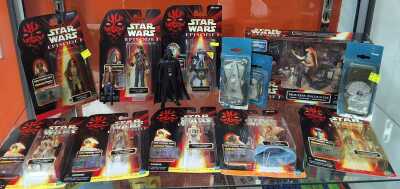 STAR WARS FIGURES