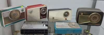 VINTAGE RADIOS