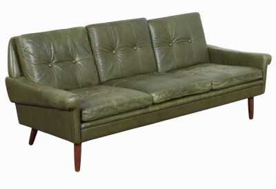 LEATHER LOUNGE