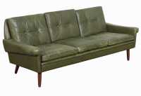 LEATHER LOUNGE