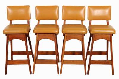 SET OF BAR STOOLS
