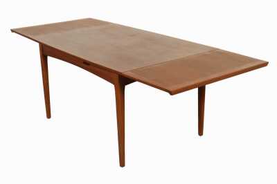 FLER 64 DINING TABLE