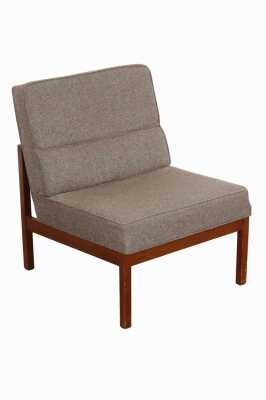 LOUNGE CHAIR