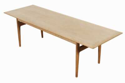 LOUNGE TABLE