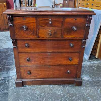 CHEST OF DRAWERS