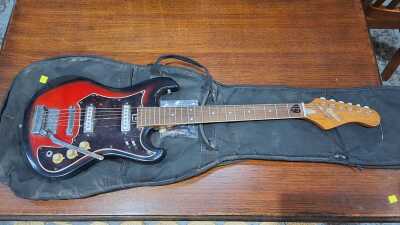 ELECTRIC GUITAR