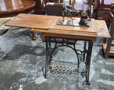 SEWING TABLE