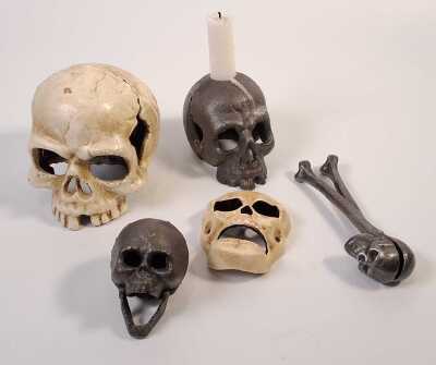 SKULL ORNAMENTS
