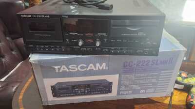 STEREO CD AND TAPE RECORDER