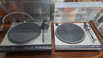 TURNTABLES