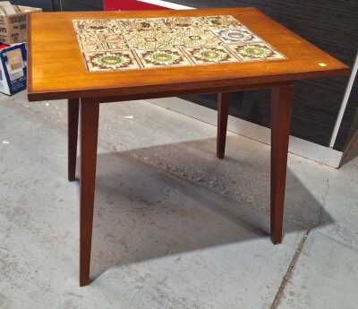 OCCASIONAL TABLE