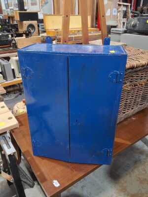 TOOL CABINET