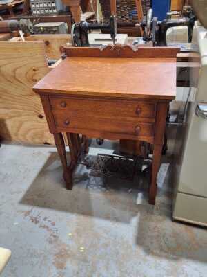 SEWING MACHINE