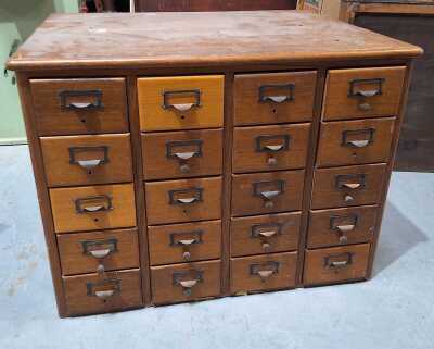 CATALOGUE CHEST