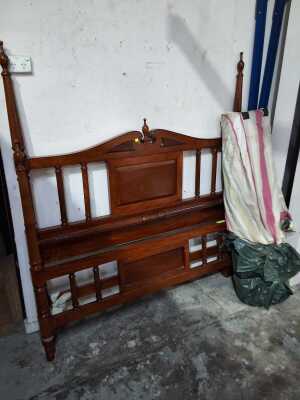QUEEN BED