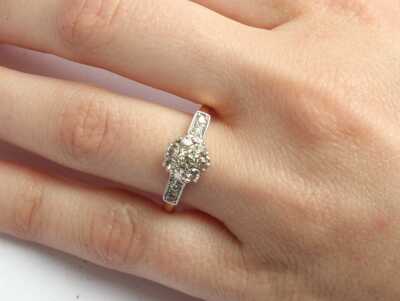 DIAMOND RING