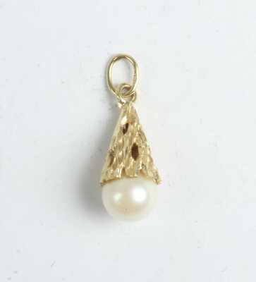 GOLD PENDANT