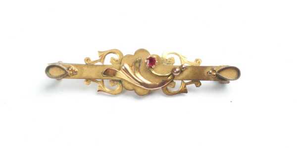 GOLD BROOCH