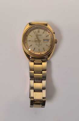 WRIST WATCH