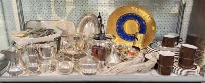 ASSORTED TABLEWARE & DECOR