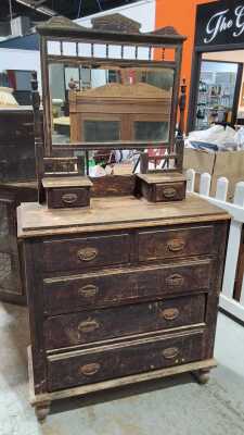 DUTCHESS CHEST
