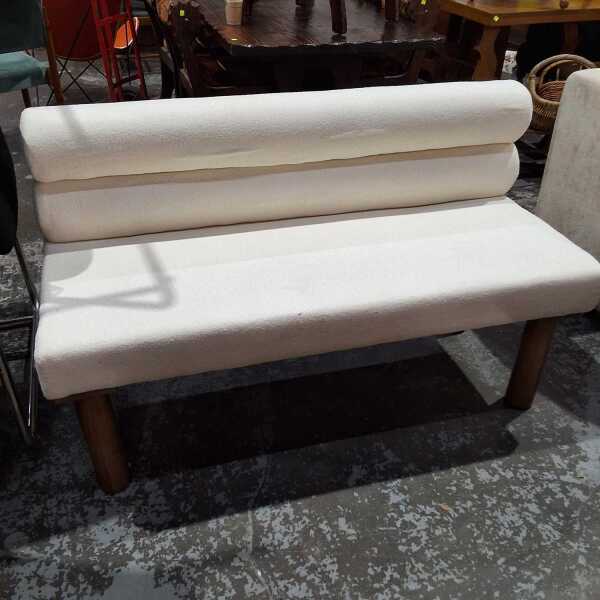 BENCH SEAT