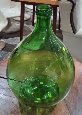 DEMIJOHN