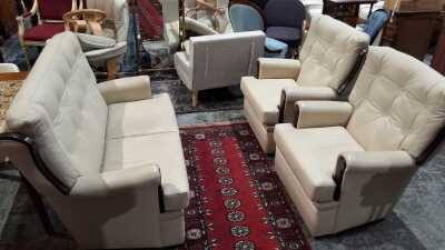LOUNGE SUITE