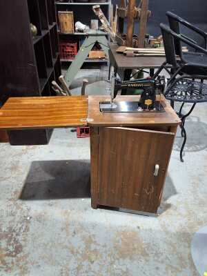 SEWING MACHINE