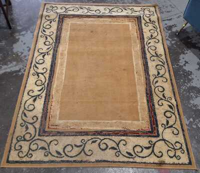 FLOOR RUG