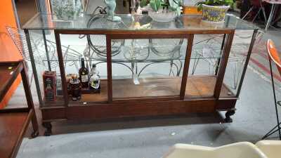 COUNTER DISPLAY