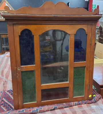 DISPLAY HUTCH