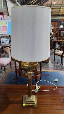 TABLE LAMP