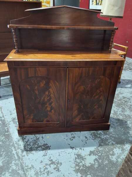 CHIFFONIER
