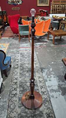 STANDARD LAMP