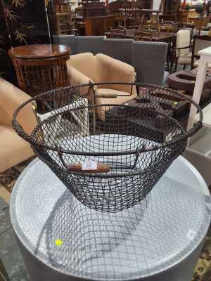 WOOD BASKET