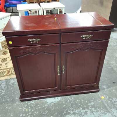 DRINKS CABINET