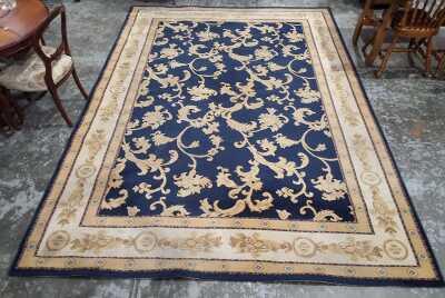 FLOOR RUG